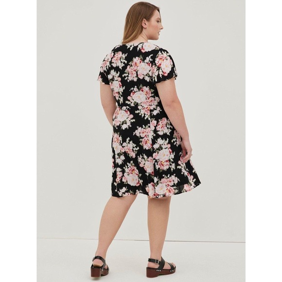 NWT Torrid Mini Gauze Lace Up Skater Dress Black Floral Print Plus Size 5 5X - Picture 5 of 15